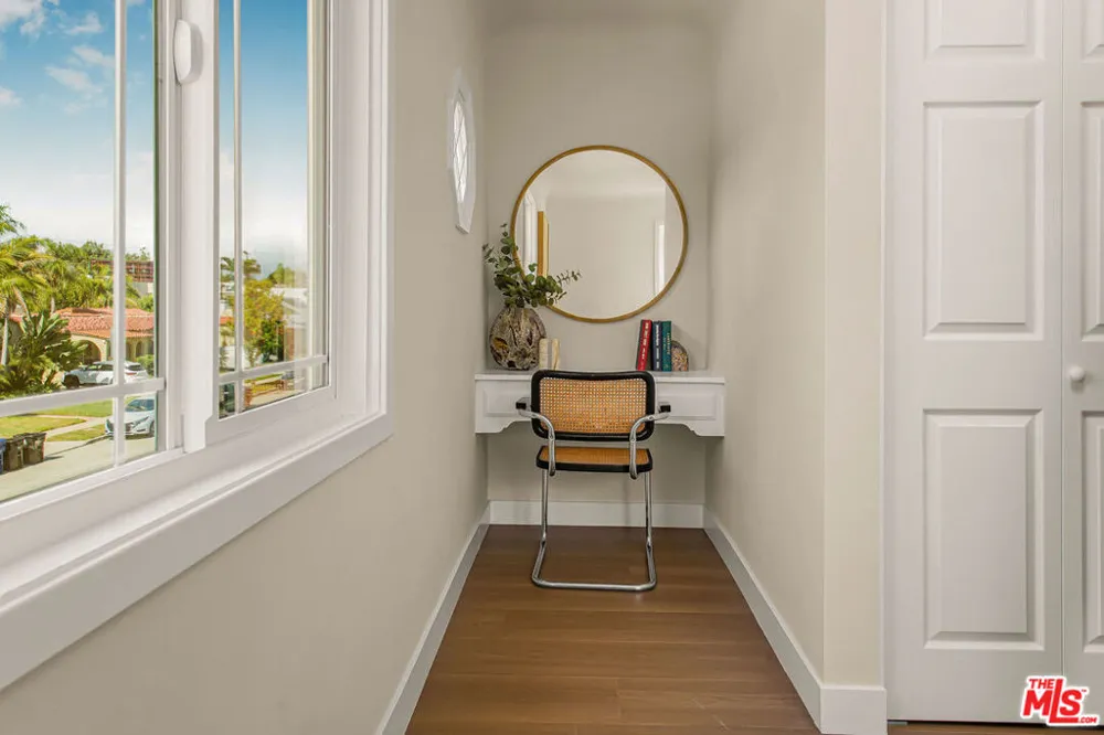 5317 Saturn Street Los Angeles, CA 90019