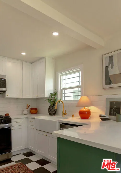 5317 Saturn Street Los Angeles, CA 90019