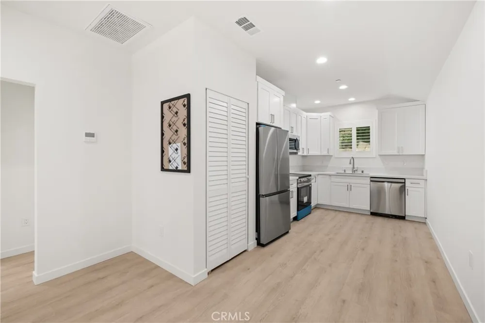 15030 Hesby Street Sherman Oaks, CA 91403