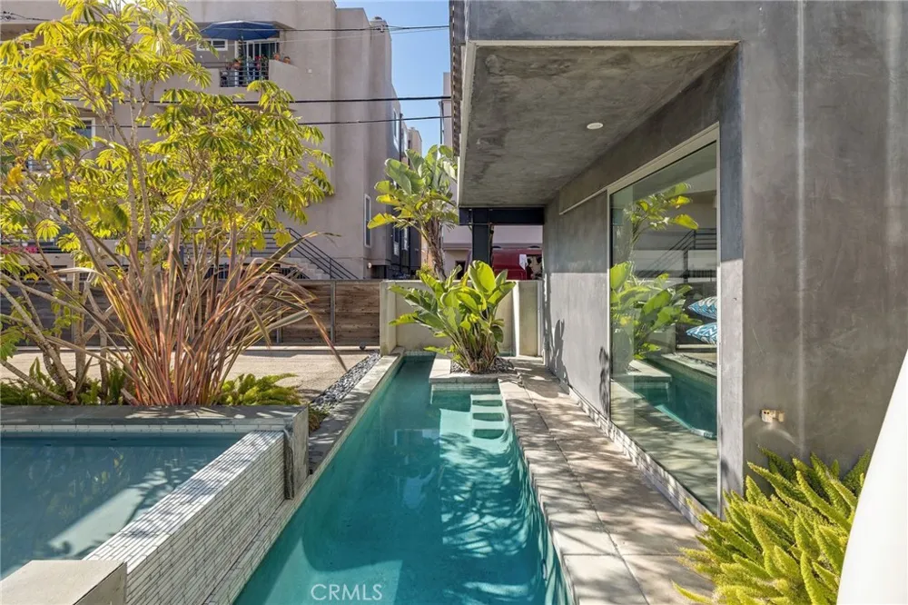 27 Driftwood Street Marina del Rey, CA 90292