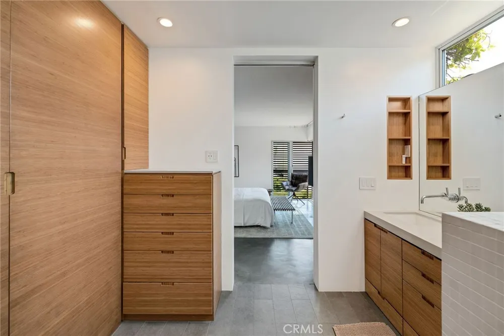 27 Driftwood Street Marina del Rey, CA 90292