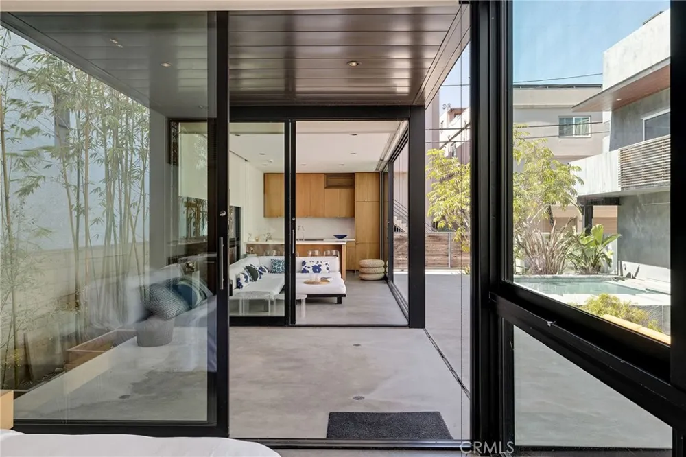27 Driftwood Street Marina del Rey, CA 90292