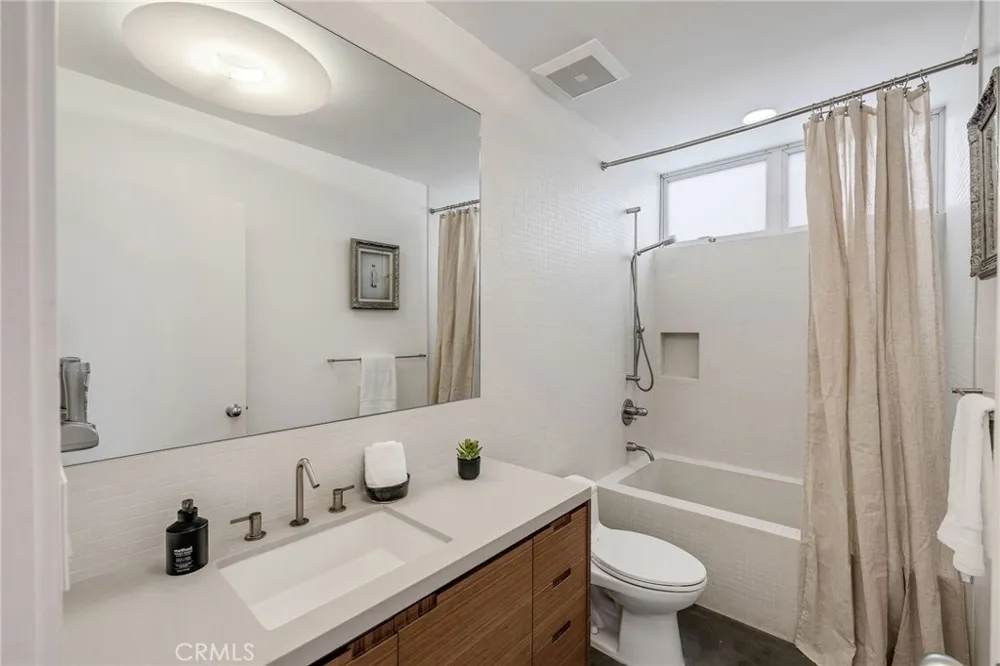 27 Driftwood Street Marina del Rey, CA 90292