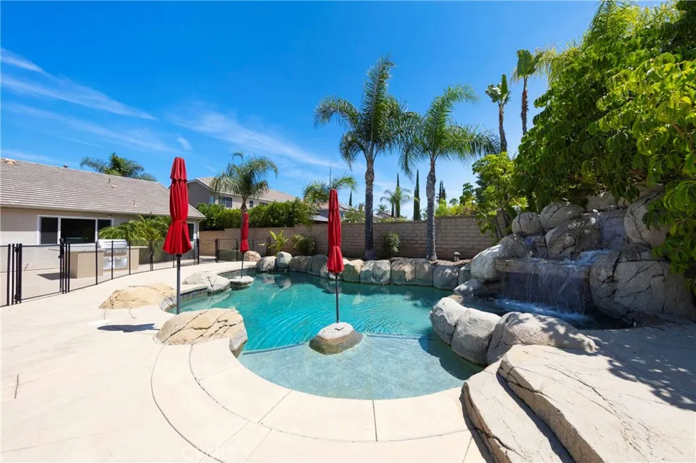 1806 Willowbluff Drive Corona, CA 92883