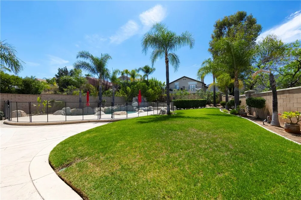 1806 Willowbluff Drive Corona, CA 92883