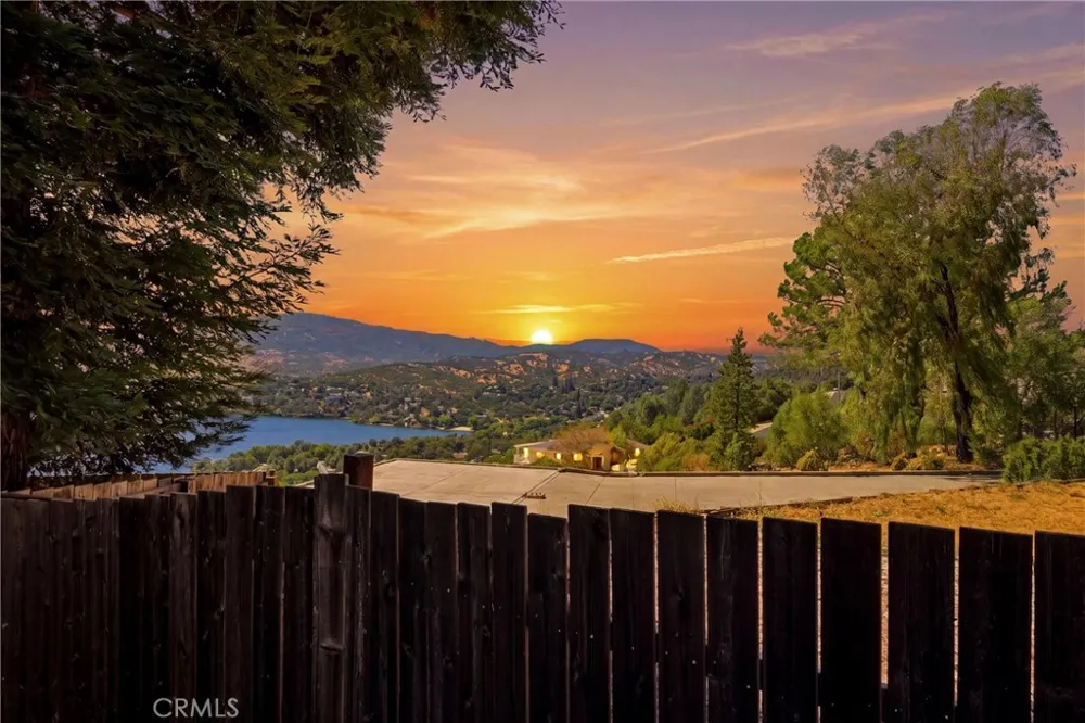 19527 Stonegate Hidden Valley Lake, CA 95467