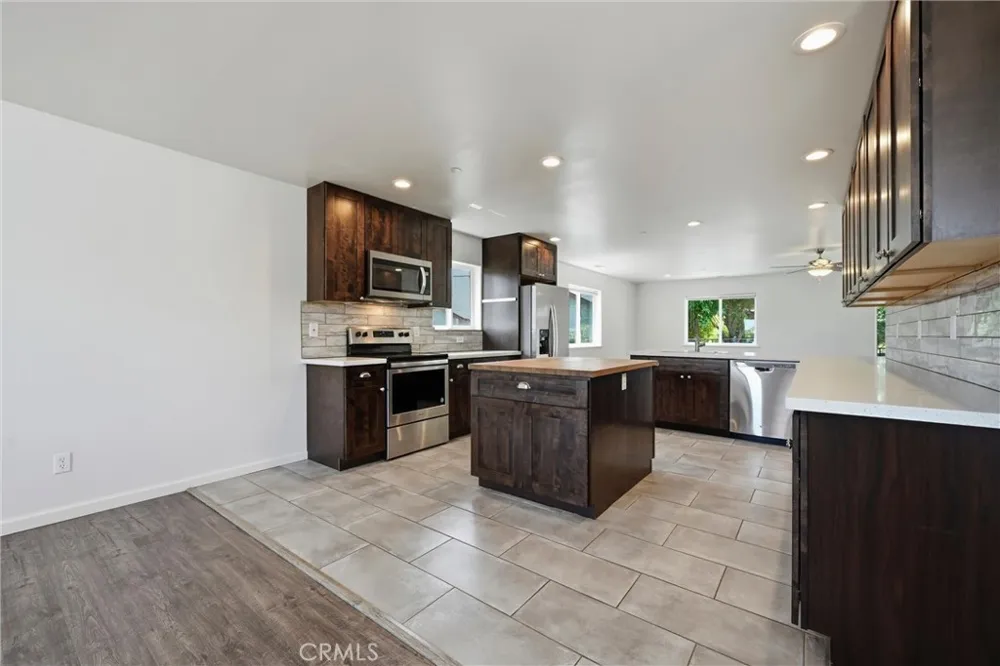 19527 Stonegate Hidden Valley Lake, CA 95467