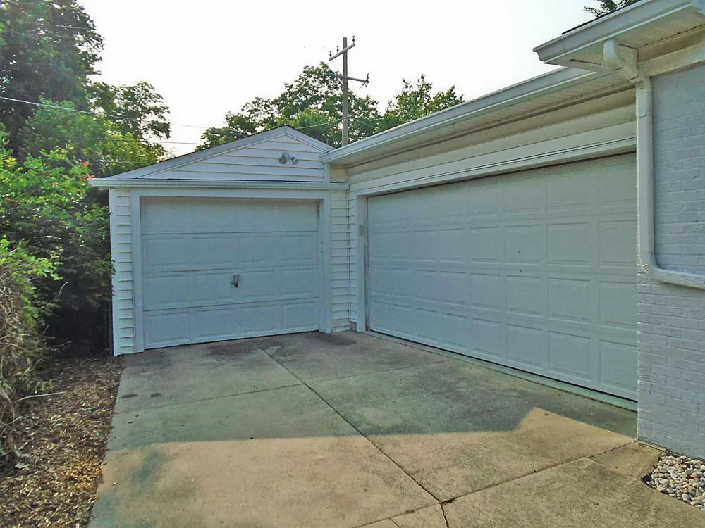 616 Leona Drive Ann Arbor, MI 48103