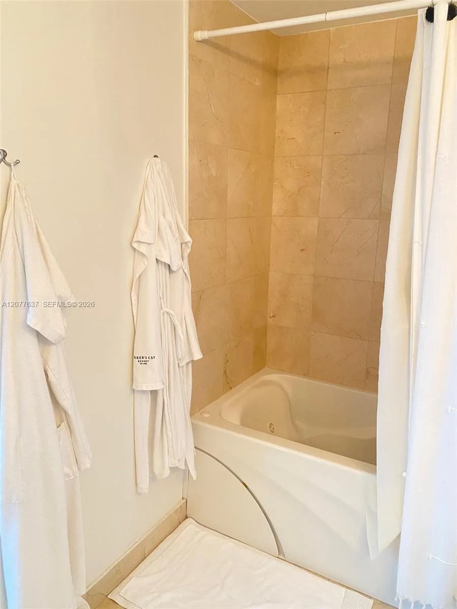 6365 Collins Ave #2005 Miami Beach, FL 33141