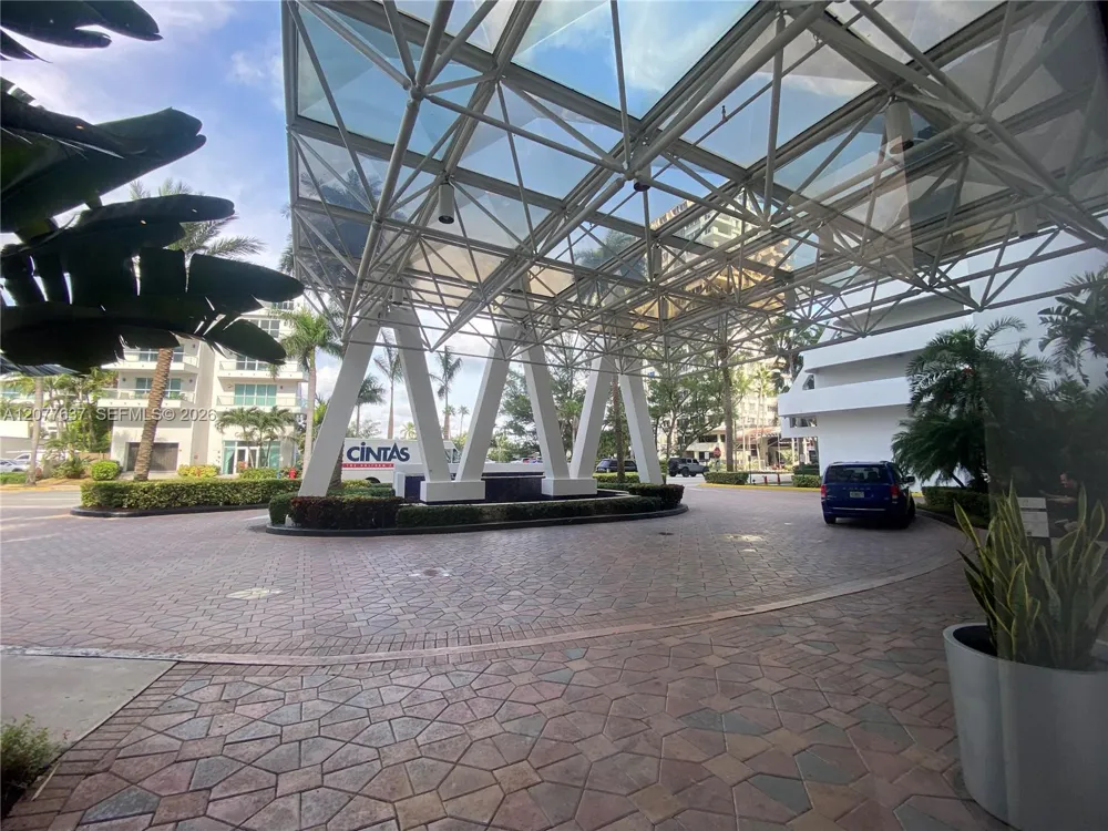 6365 Collins Ave #2005 Miami Beach, FL 33141