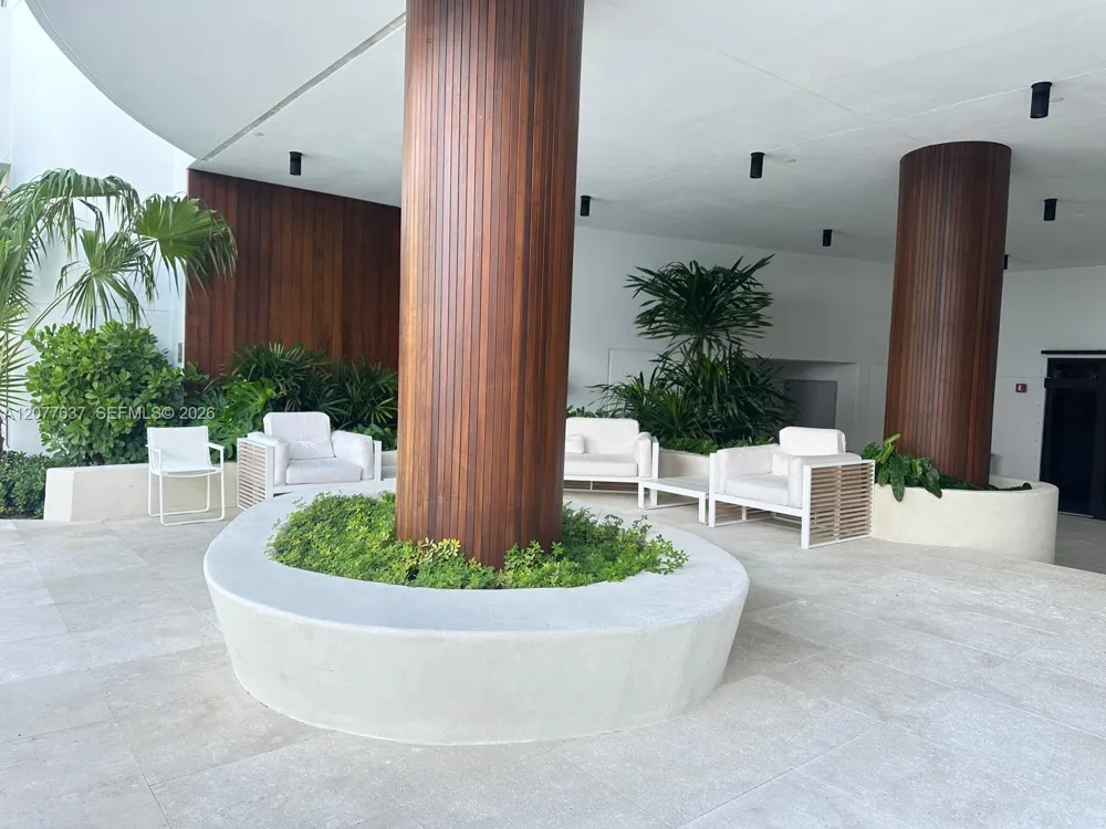 6365 Collins Ave #2005 Miami Beach, FL 33141