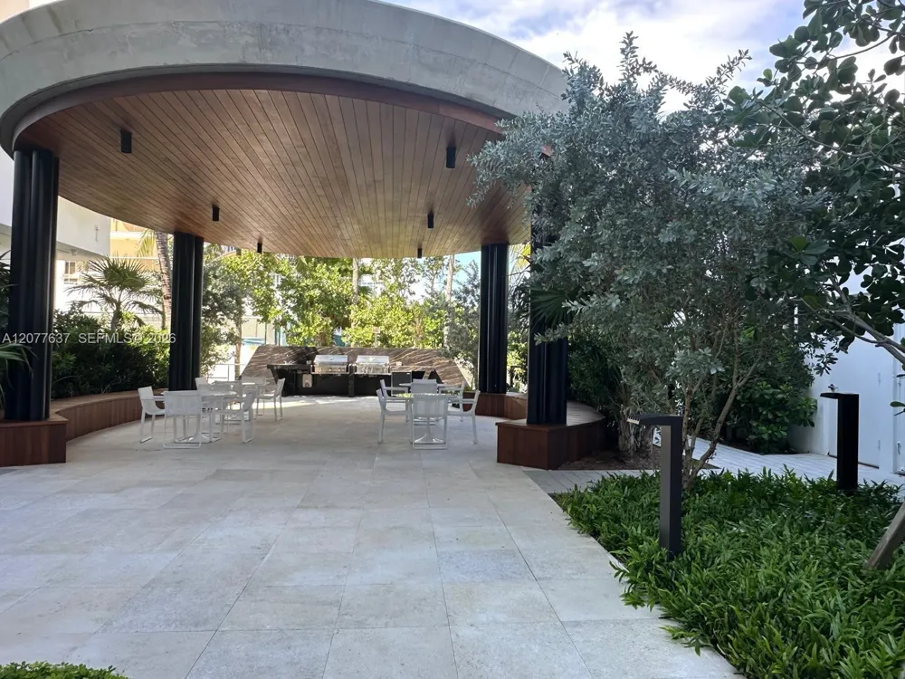 6365 Collins Ave #2005 Miami Beach, FL 33141