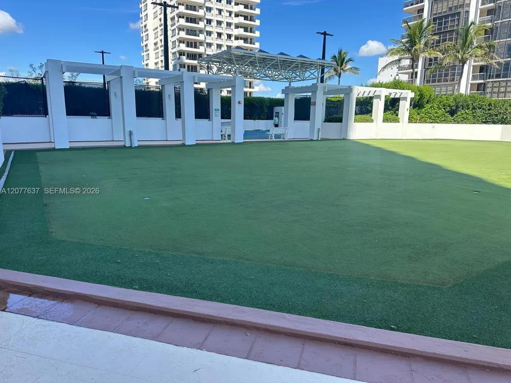 6365 Collins Ave #2005 Miami Beach, FL 33141