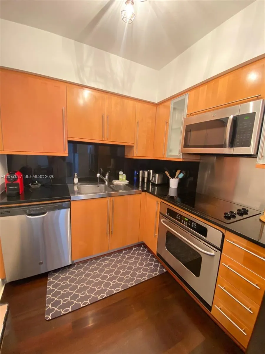 6365 Collins Ave #2005 Miami Beach, FL 33141