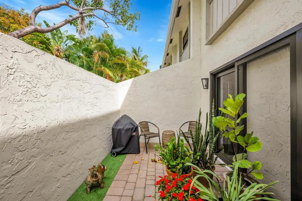 547 NE 7th Avenue #3a Fort Lauderdale, FL 33301
