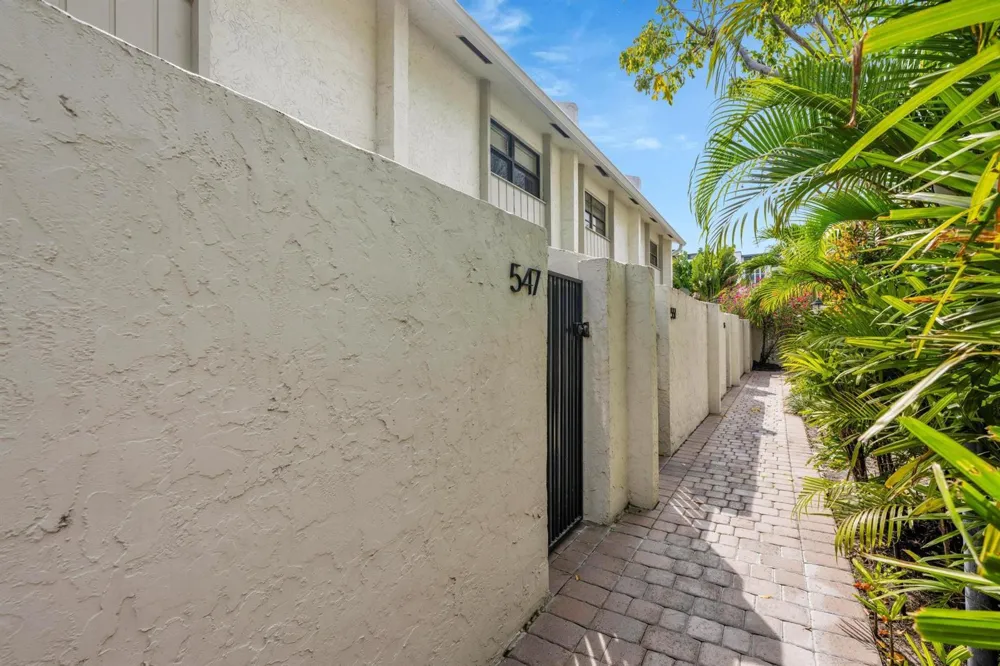 547 NE 7th Avenue #3a Fort Lauderdale, FL 33301