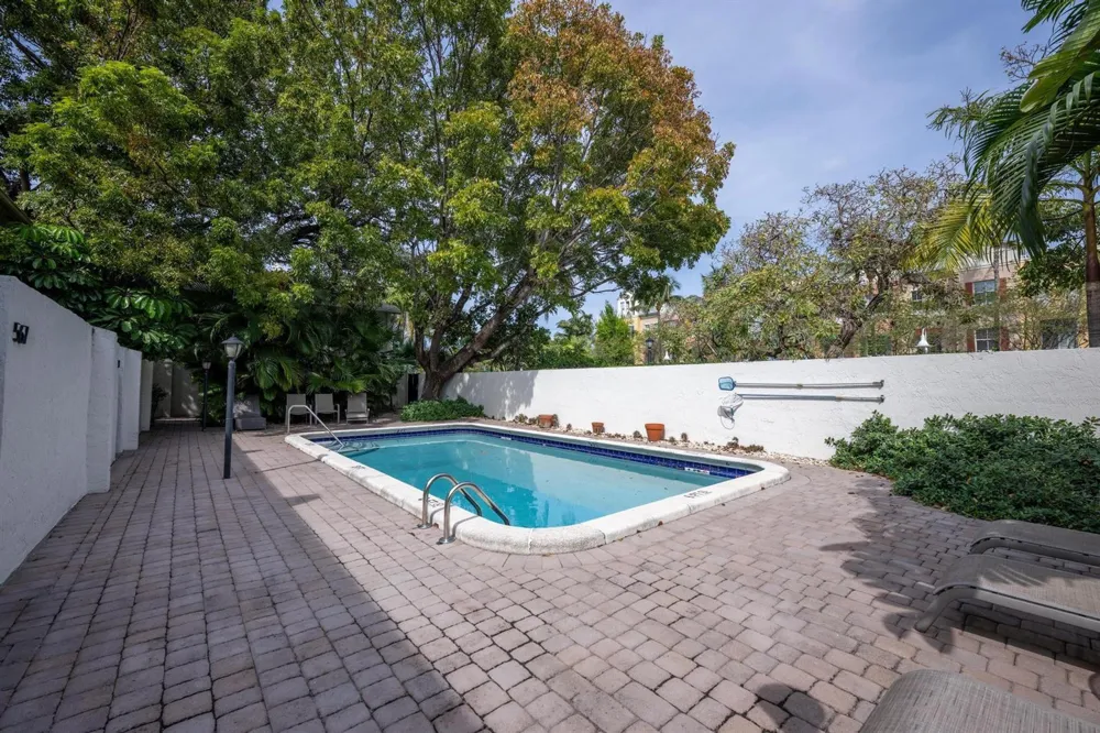 547 NE 7th Avenue #3a Fort Lauderdale, FL 33301