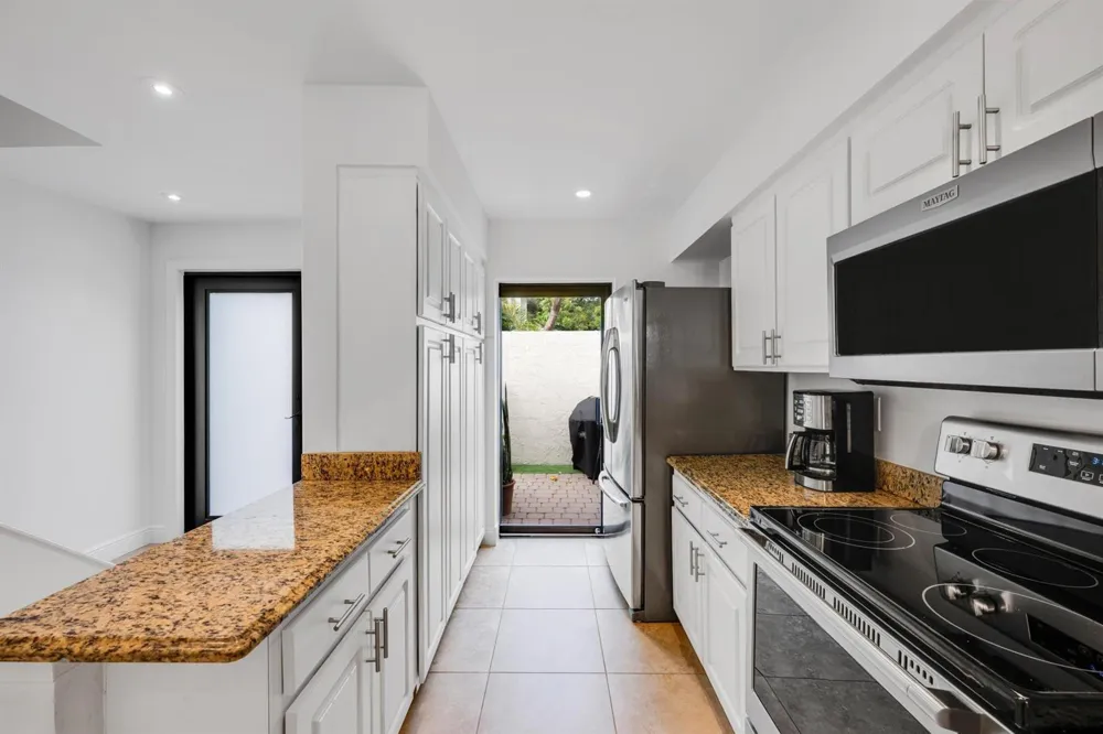 547 NE 7th Avenue #3a Fort Lauderdale, FL 33301