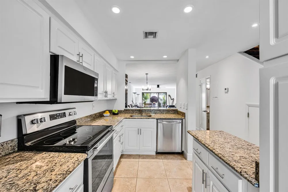547 NE 7th Avenue #3a Fort Lauderdale, FL 33301