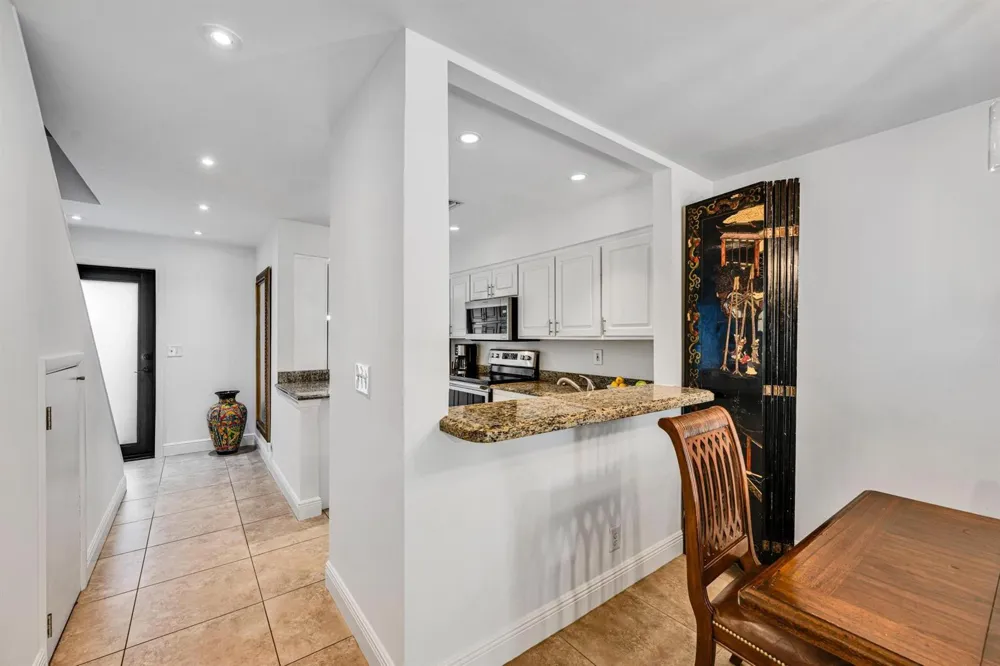 547 NE 7th Avenue #3a Fort Lauderdale, FL 33301