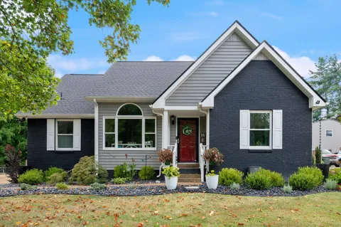 214 Oakdale Dr