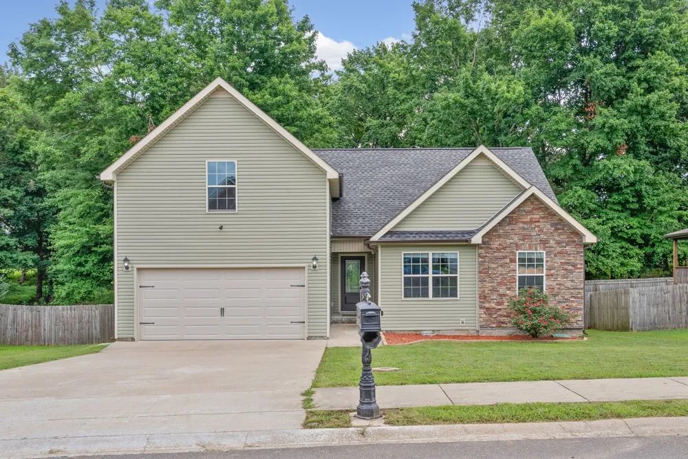 125 Sycamore Hill Dr Clarksville, TN 37042