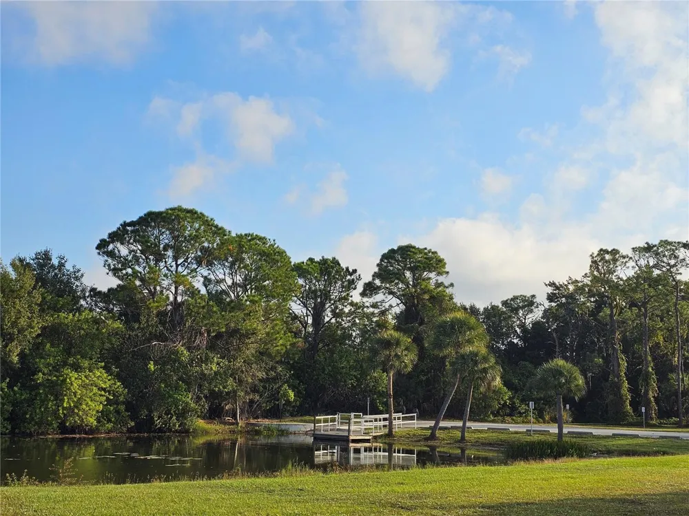 476 LAKE HELEN DRIVE Lake Placid, FL 33852