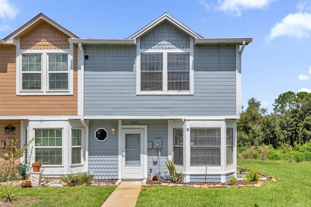2037 WATERLEAF STREET Orlando, FL 32837