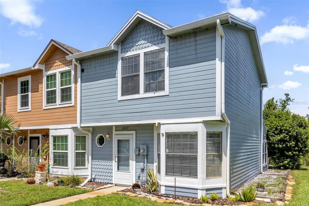 2037 WATERLEAF STREET Orlando, FL 32837