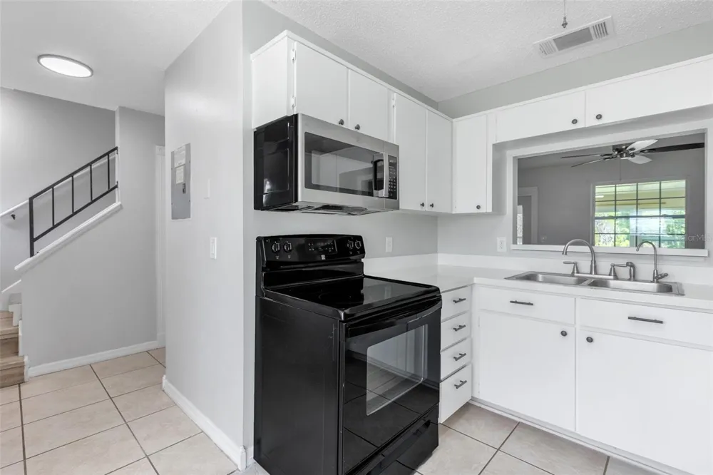 2037 WATERLEAF STREET Orlando, FL 32837