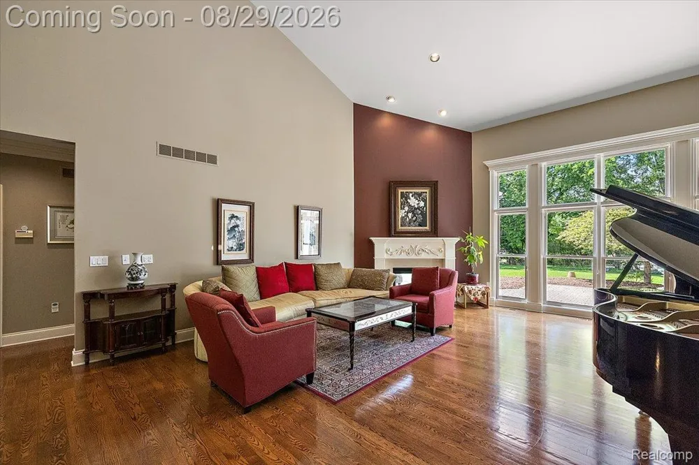 5022 Lone Pine Lane Bloomfield Hills City, MI 48302