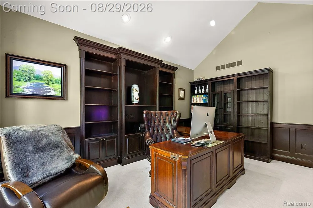 5022 Lone Pine Lane Bloomfield Hills City, MI 48302