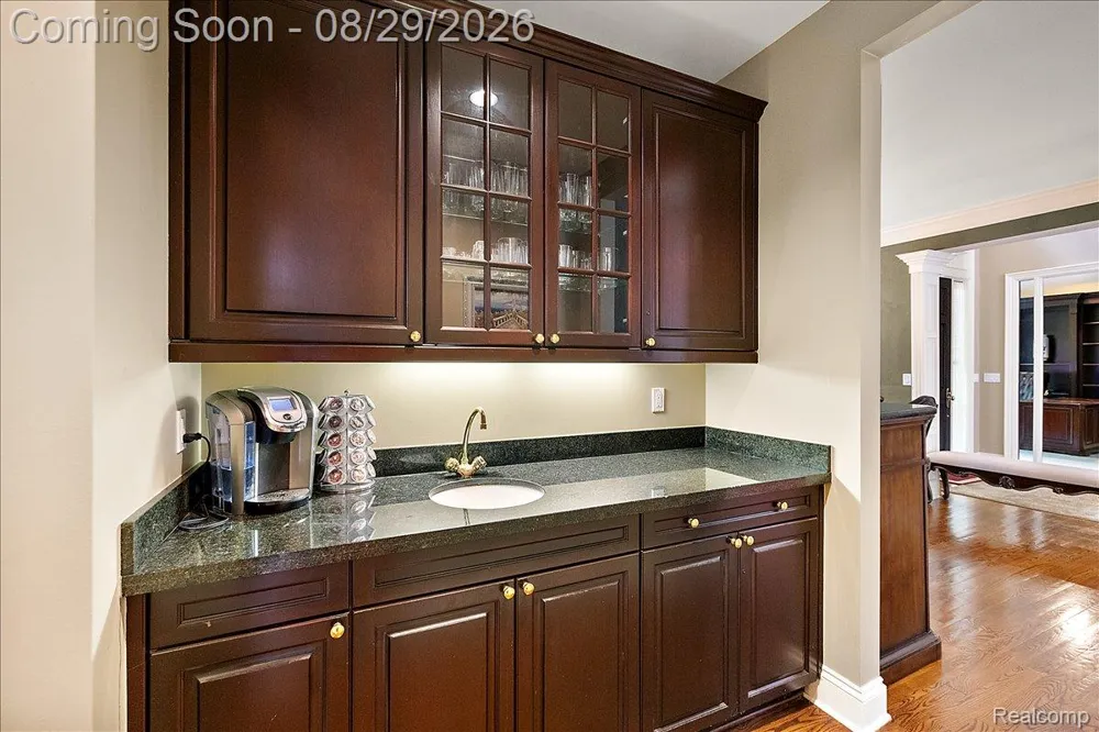 5022 Lone Pine Lane Bloomfield Hills City, MI 48302