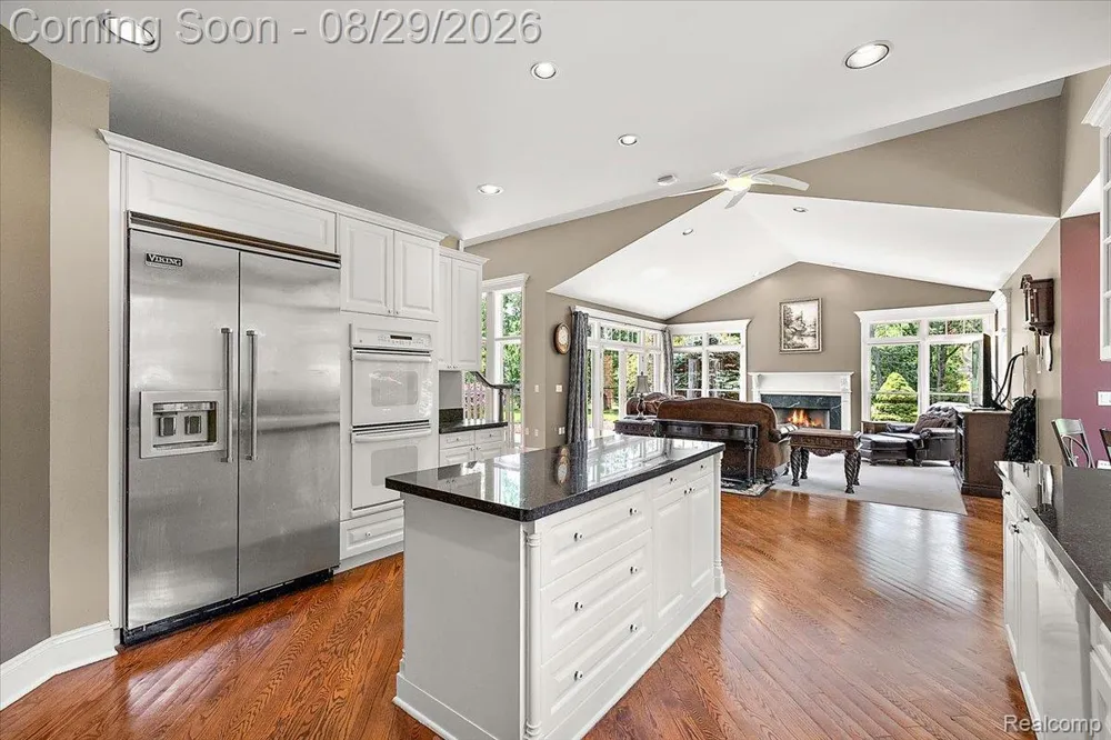 5022 Lone Pine Lane Bloomfield Hills City, MI 48302