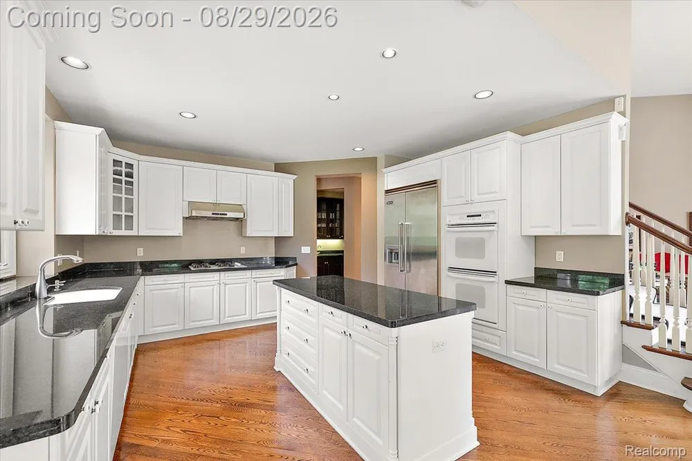 5022 Lone Pine Lane Bloomfield Hills City, MI 48302