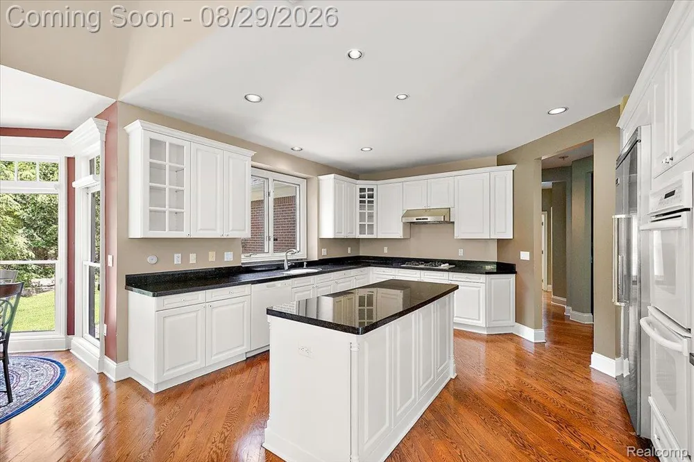 5022 Lone Pine Lane Bloomfield Hills City, MI 48302