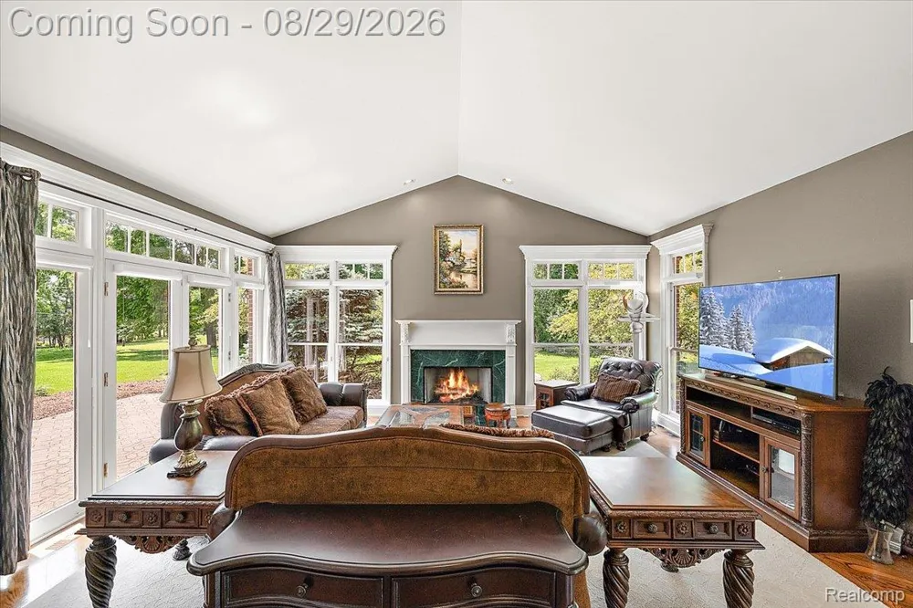 5022 Lone Pine Lane Bloomfield Hills City, MI 48302