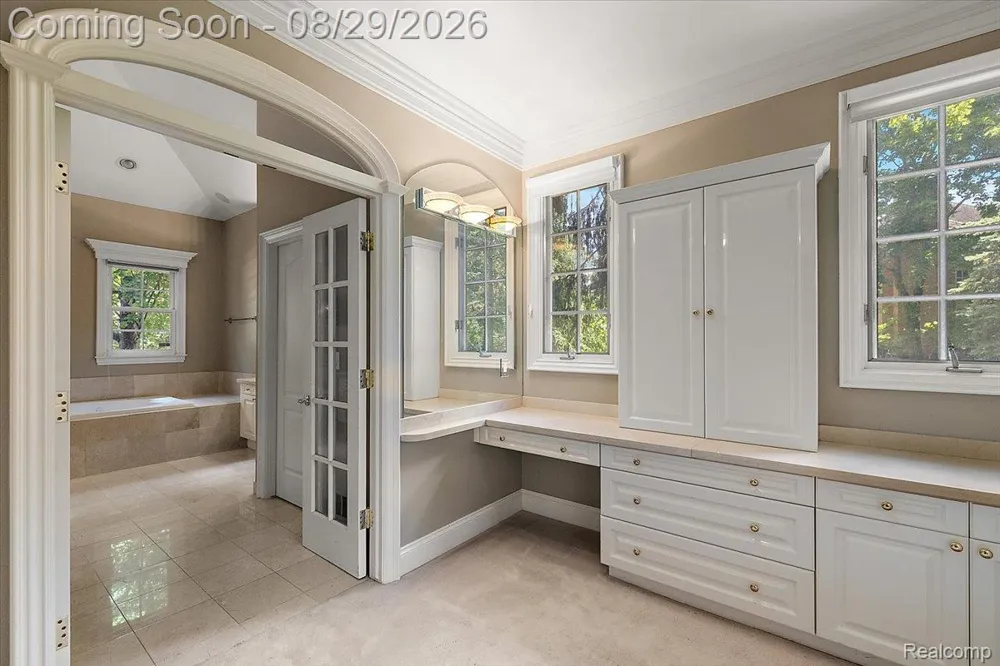 5022 Lone Pine Lane Bloomfield Hills City, MI 48302