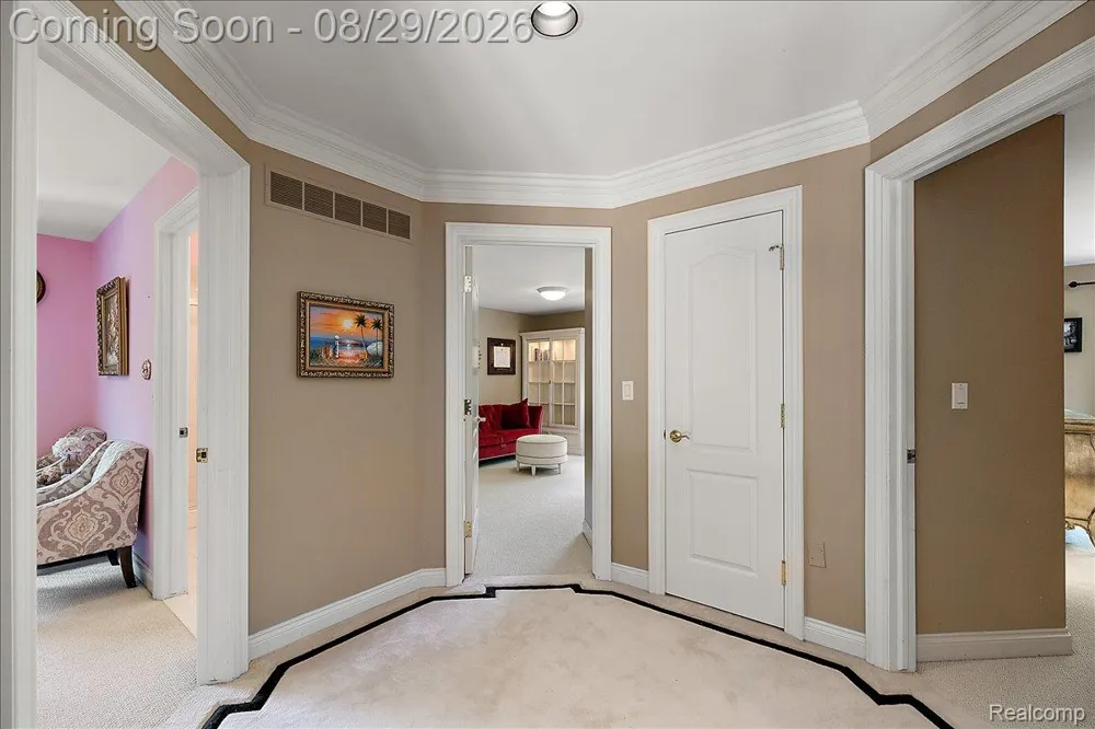 5022 Lone Pine Lane Bloomfield Hills City, MI 48302