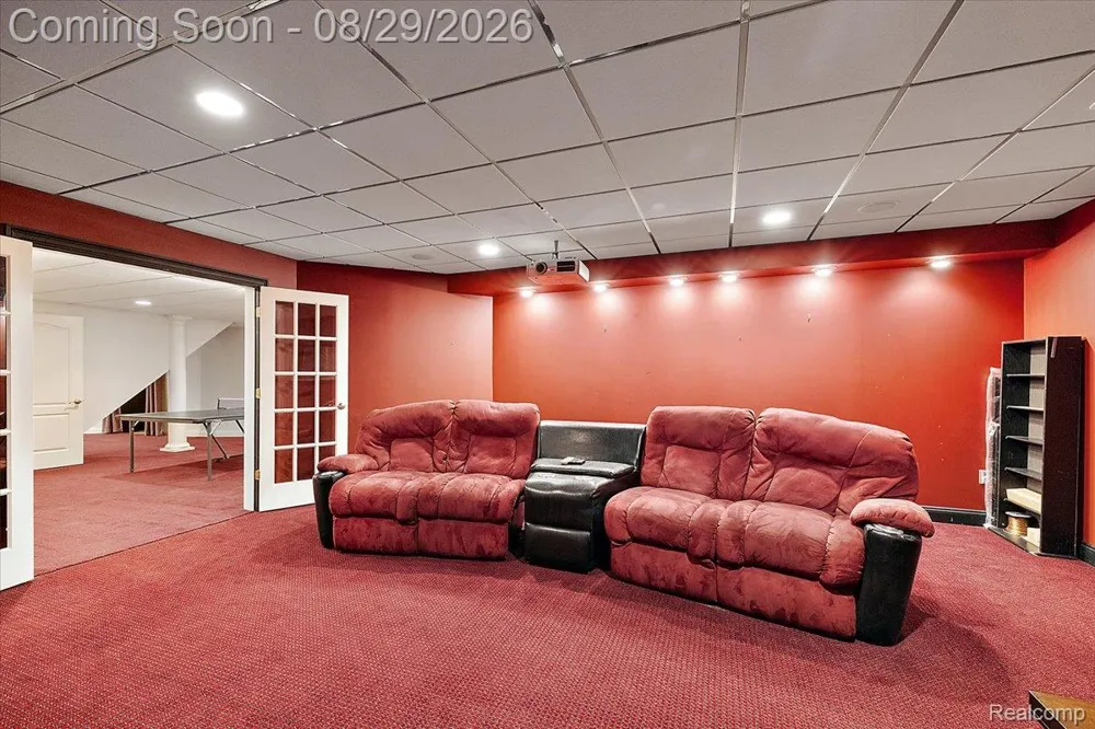 5022 Lone Pine Lane Bloomfield Hills City, MI 48302