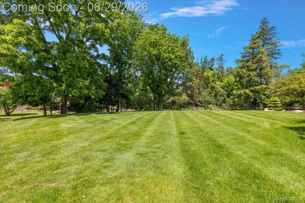 5022 Lone Pine Lane Bloomfield Hills City, MI 48302