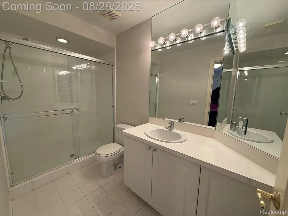 5022 Lone Pine Lane Bloomfield Hills City, MI 48302