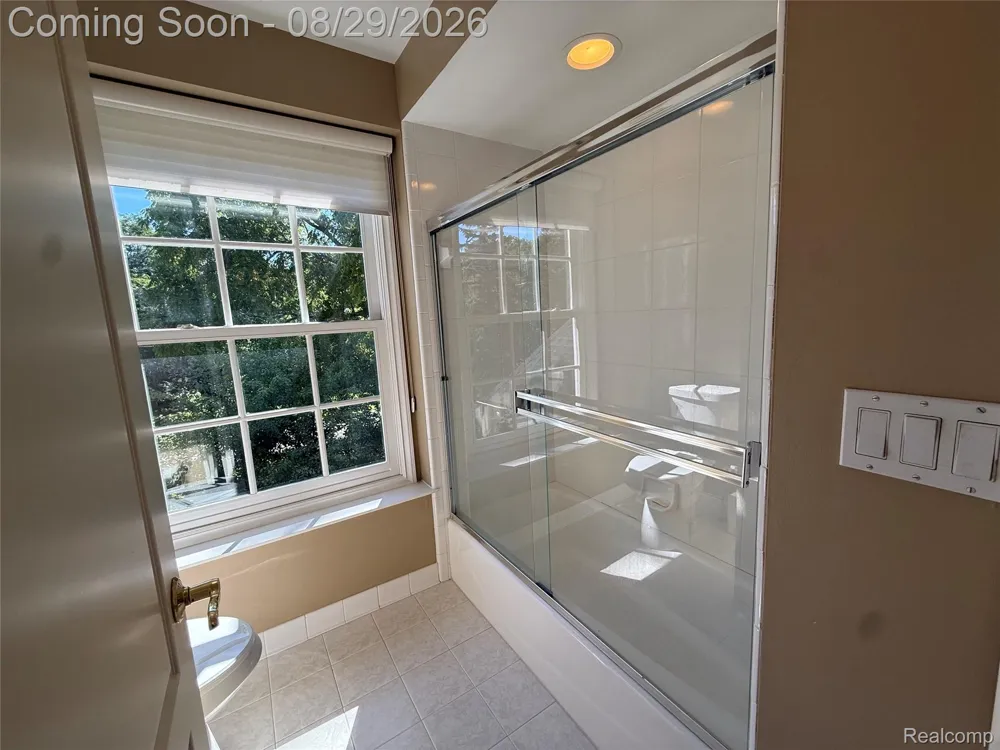 5022 Lone Pine Lane Bloomfield Hills City, MI 48302