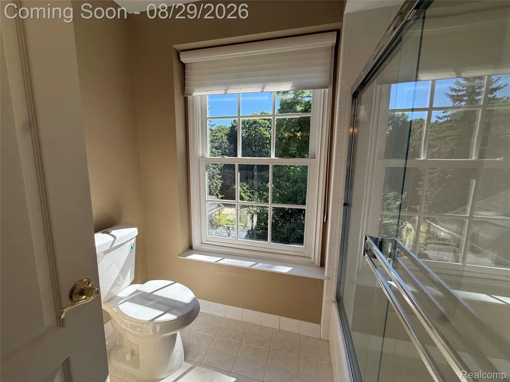 5022 Lone Pine Lane Bloomfield Hills City, MI 48302
