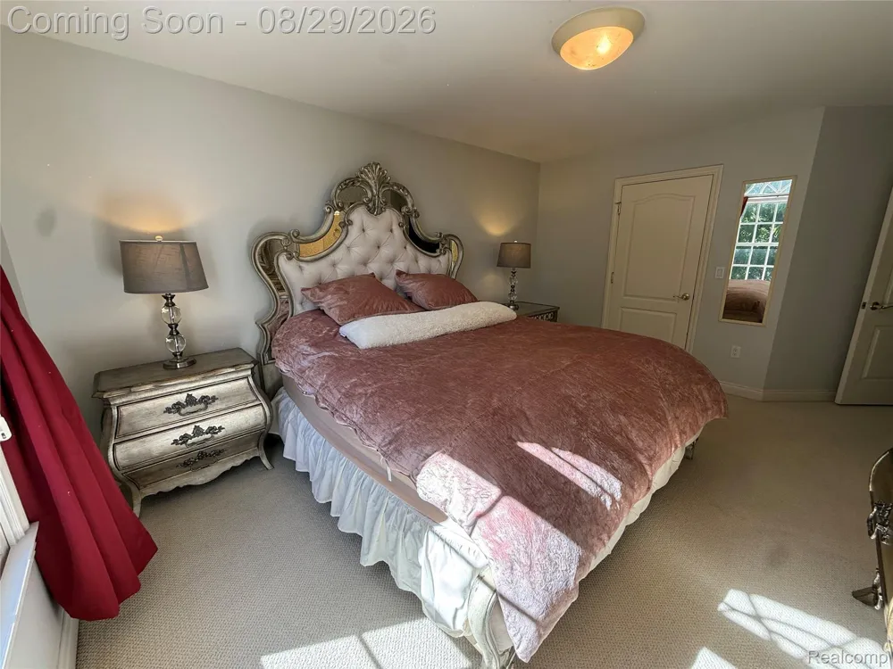 5022 Lone Pine Lane Bloomfield Hills City, MI 48302