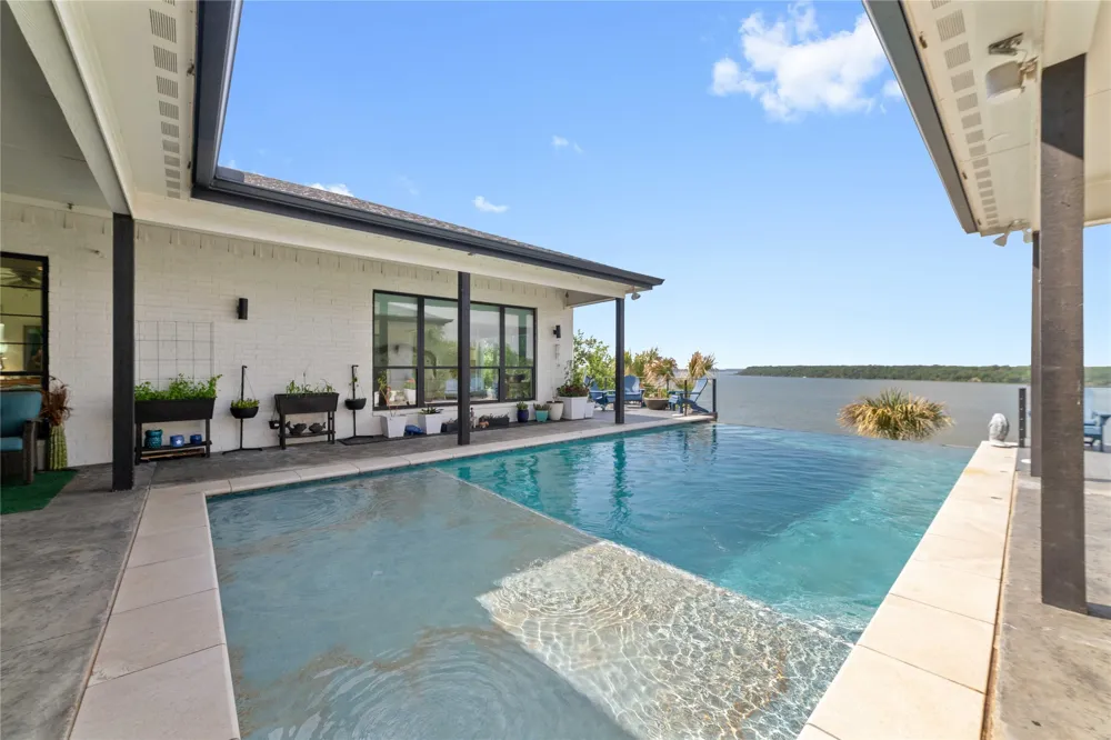 582 Oak Point Drive May, TX 76857