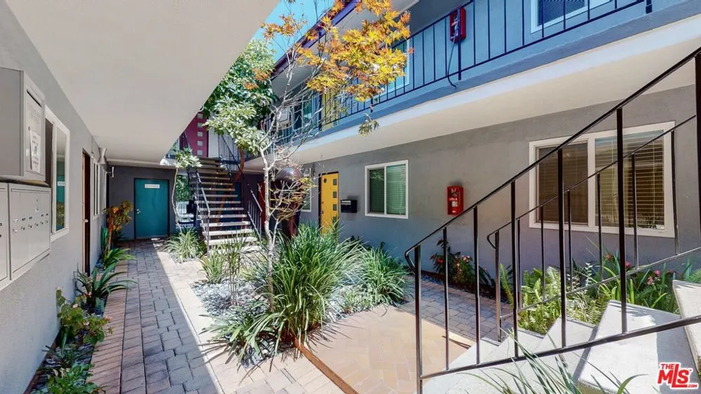 10333 Santa Monica Boulevard #10 Los Angeles, CA 90025