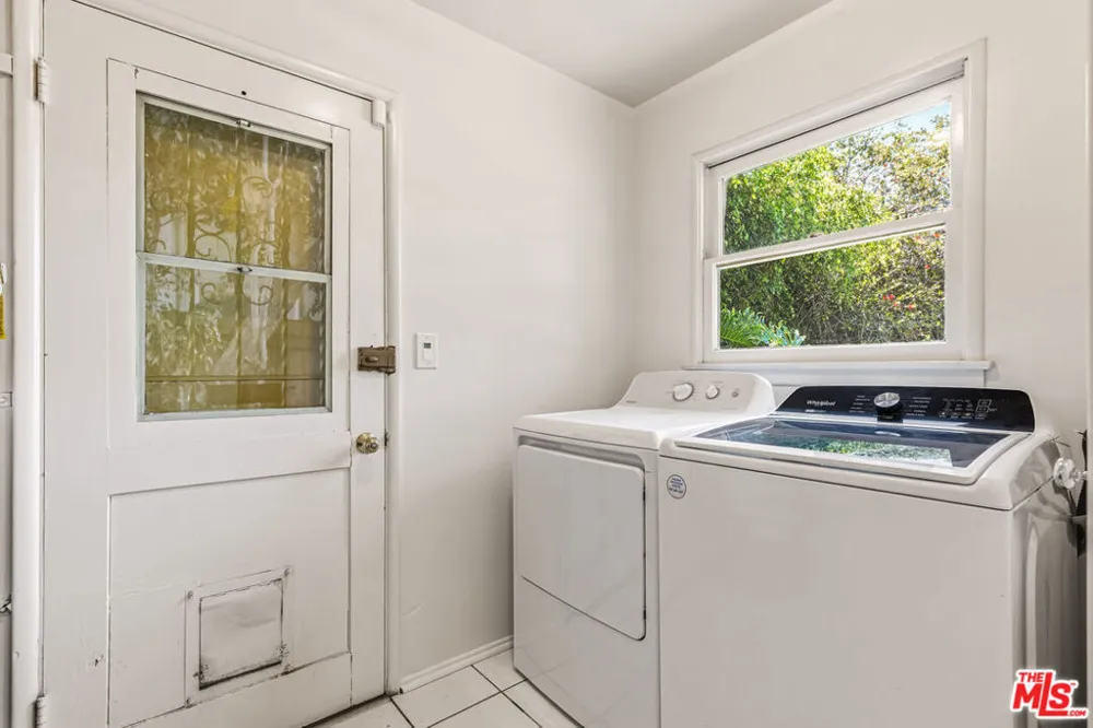402 S Coronado Street Los Angeles, CA 90057