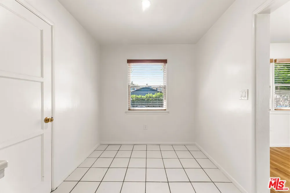 402 S Coronado Street Los Angeles, CA 90057