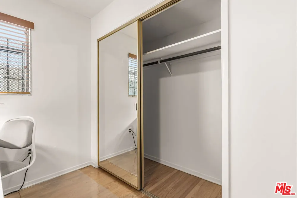 402 S Coronado Street Los Angeles, CA 90057